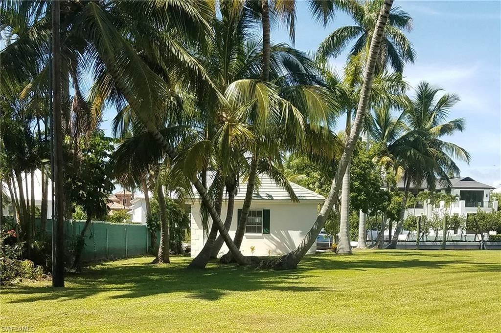 930 18th Ave S, Naples, FL 34102 Photo