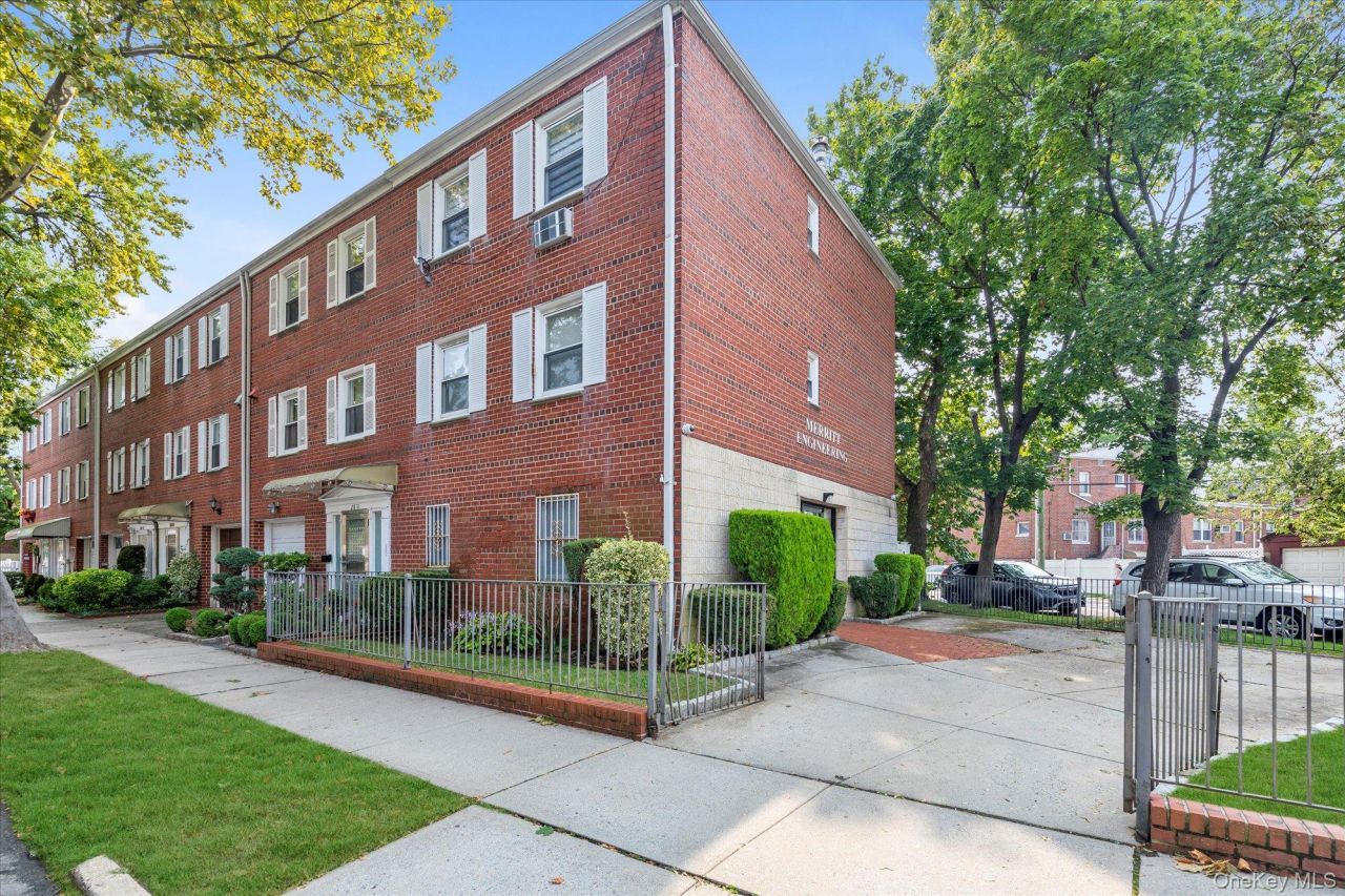 28-15 Bayside Lane, Flushing, NY 11358 Main Photo