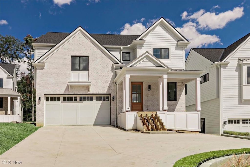 213 S Main Street, Chagrin Falls, OH 44022 Main Photo