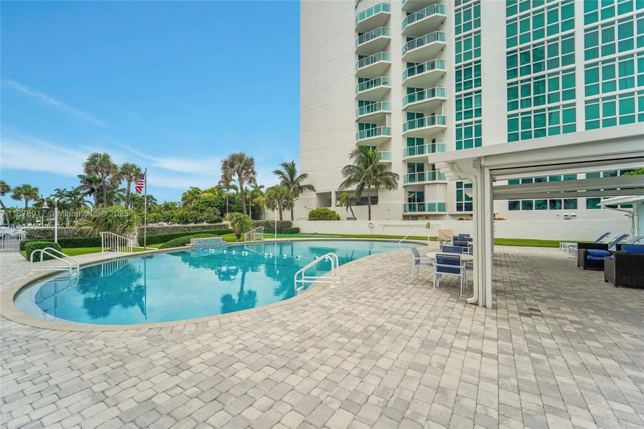 1431 S Ocean Blvd #11, Lauderdale by the Sea, FL 33062 Photo