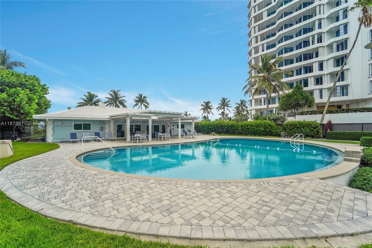1431 S Ocean Blvd #11, Lauderdale by the Sea, FL 33062 Photo