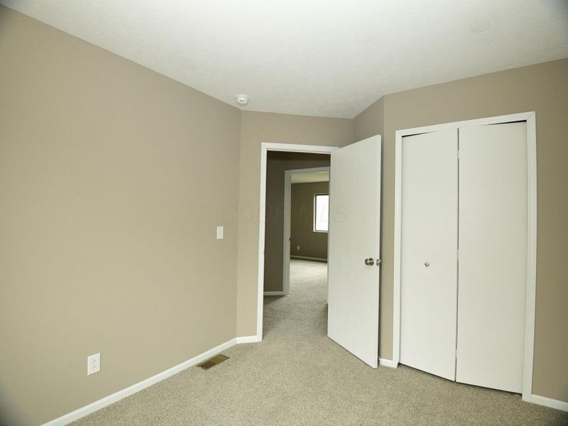 2730 Raphael Drive, Columbus, OH 43232 Photo 11