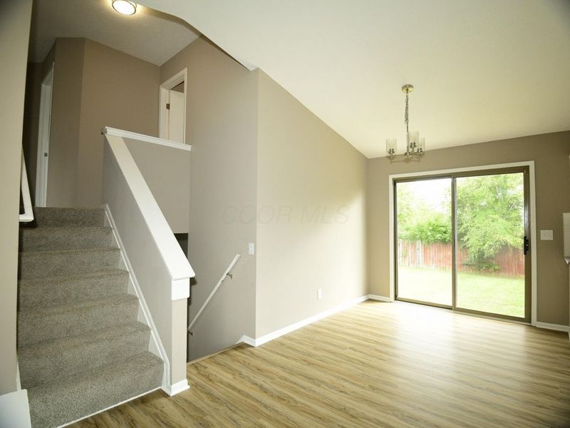 2730 Raphael Drive, Columbus, OH 43232 Photo 2