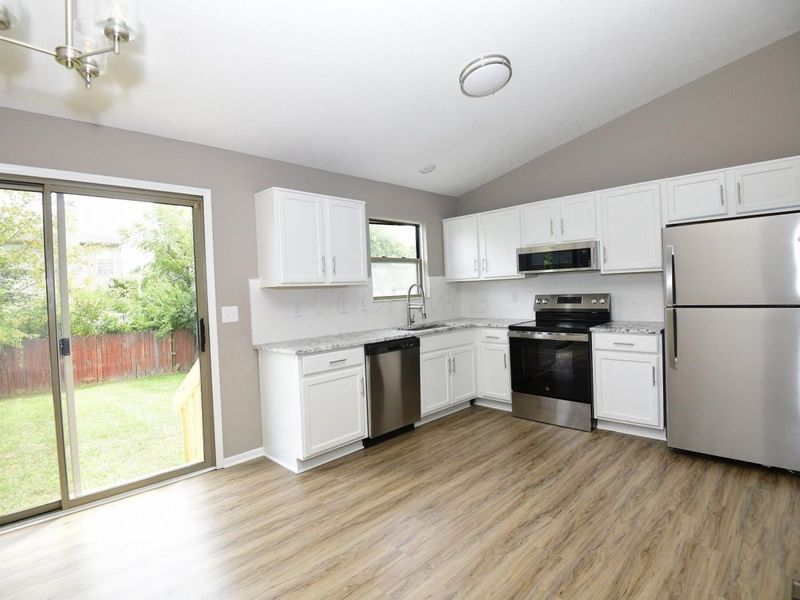 2730 Raphael Drive, Columbus, OH 43232 Photo 4