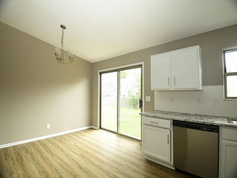 2730 Raphael Drive, Columbus, OH 43232 Photo 5