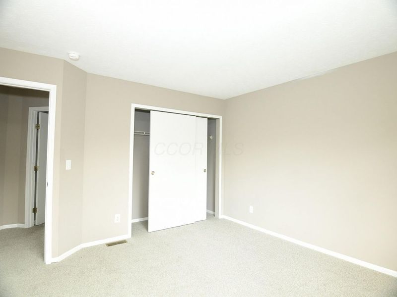 2730 Raphael Drive, Columbus, OH 43232 Photo 6