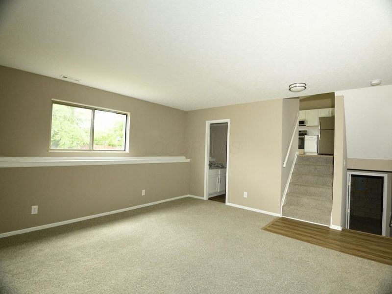 2730 Raphael Drive, Columbus, OH 43232 Photo 8