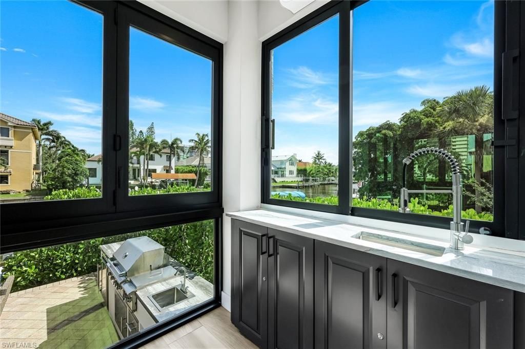 155 Heron Ave, Naples, FL 34108 Photo