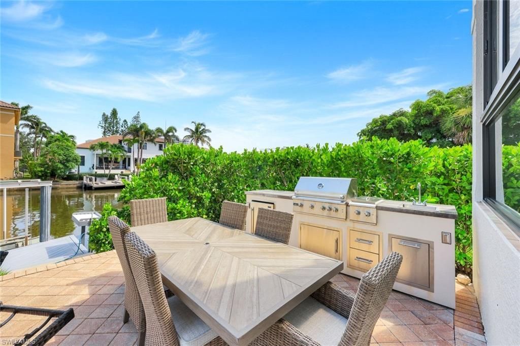 155 Heron Ave, Naples, FL 34108 Photo