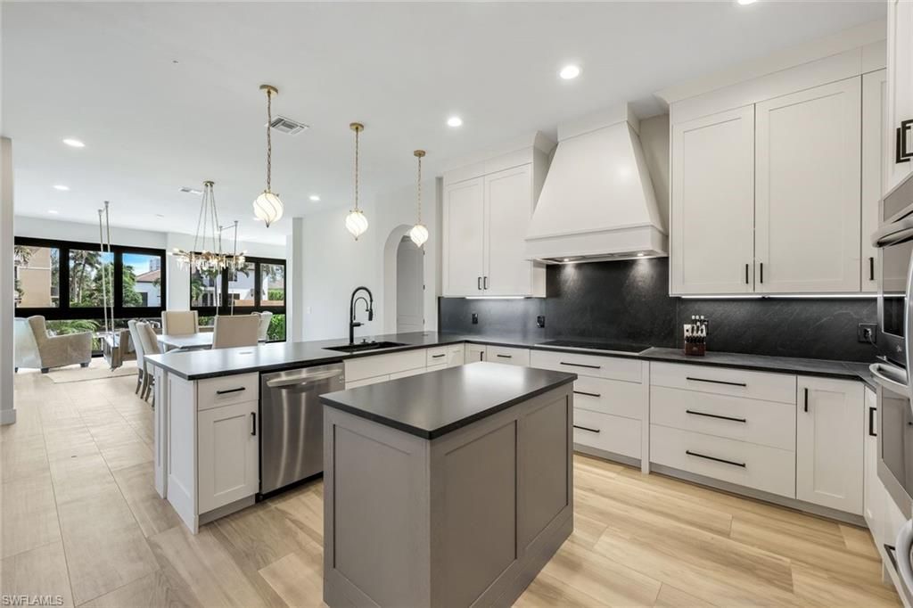 155 Heron Ave, Naples, FL 34108 Photo