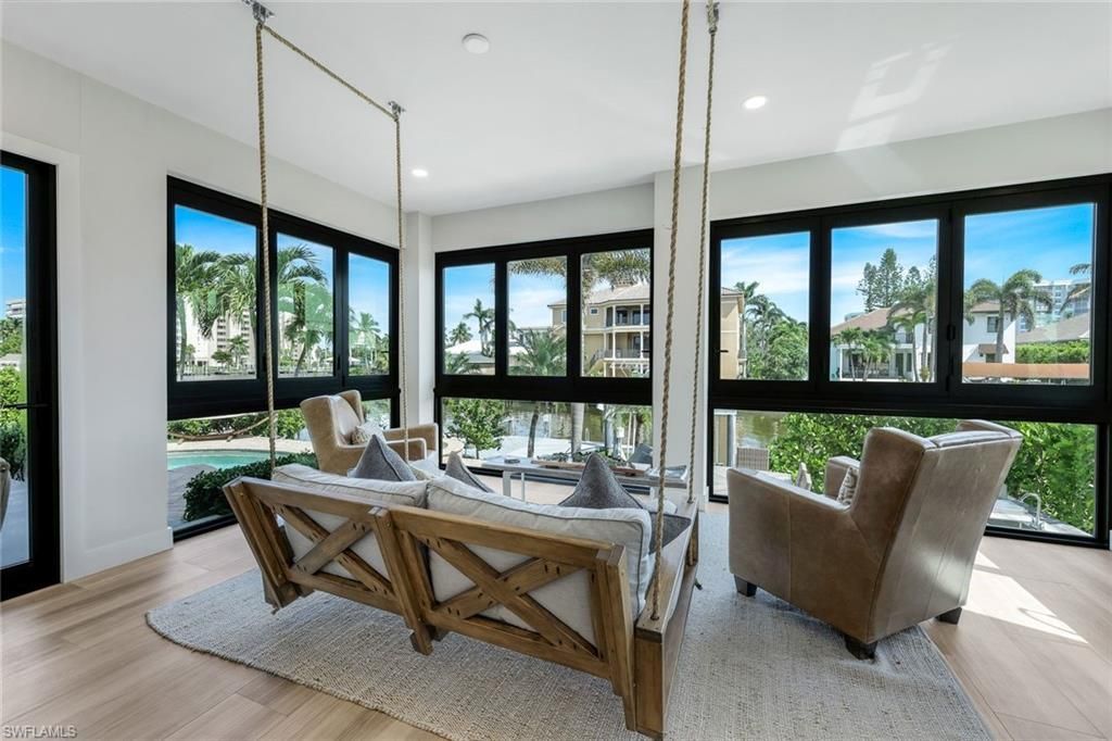 155 Heron Ave, Naples, FL 34108 Photo