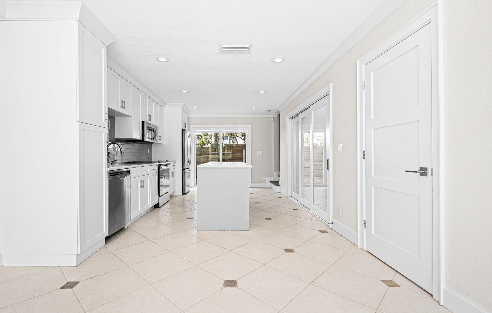 1917 NE 3rd Street, Unit 113, Deerfield Beach, FL 33441 Photo