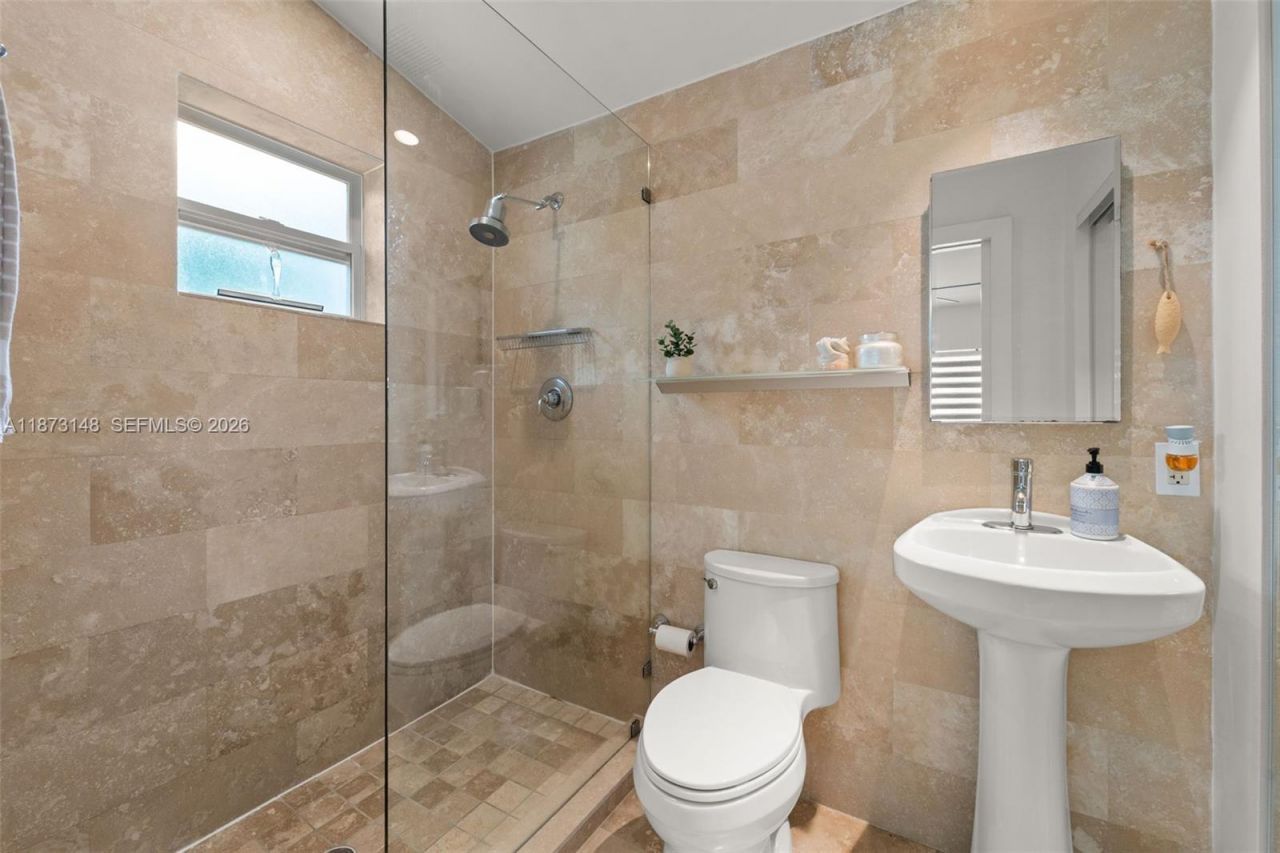 5 NW 107th St, Miami Shores, FL 33168 Photo