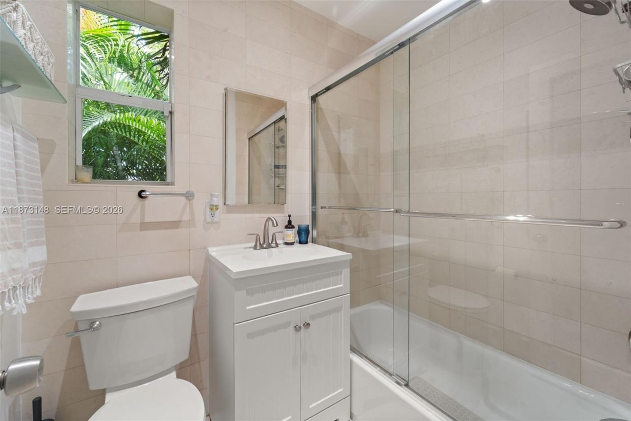 5 NW 107th St, Miami Shores, FL 33168 Photo