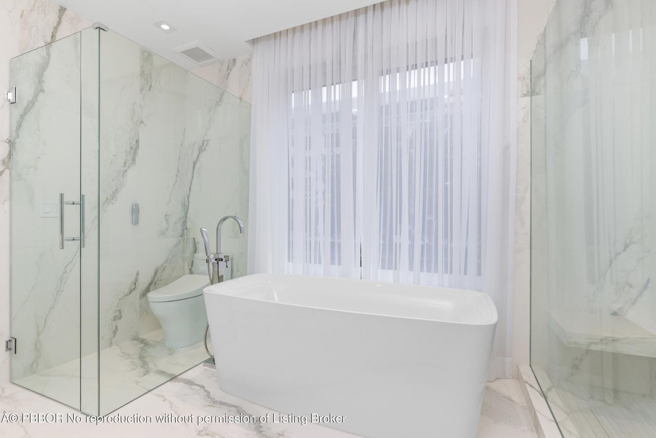 150 Bradley Place, Unit 112, Palm Beach, FL 33480 Photo