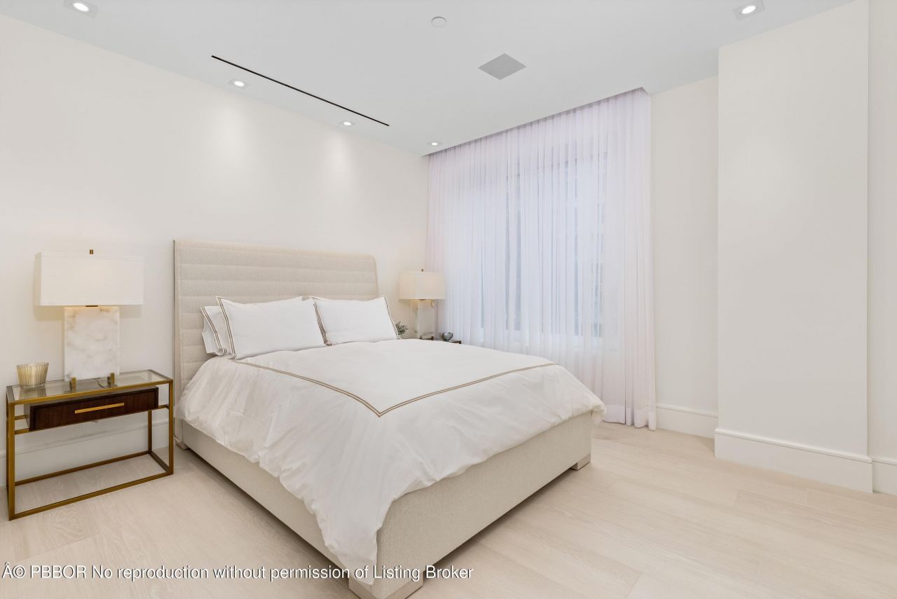 150 Bradley Place, Unit 112, Palm Beach, FL 33480 Photo