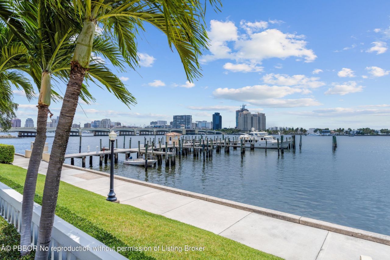 150 Bradley Place, Unit 112, Palm Beach, FL 33480 Photo