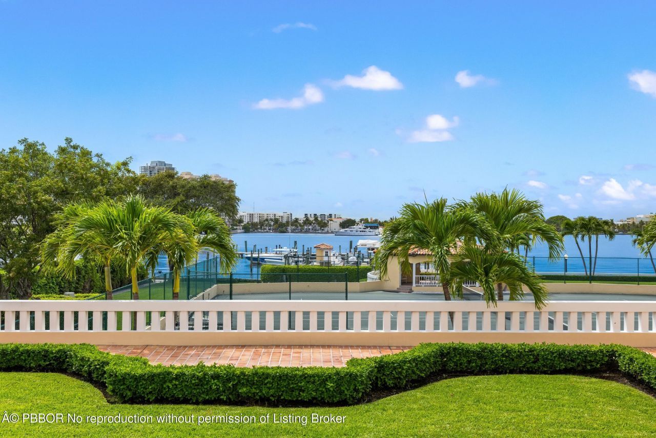150 Bradley Place, Unit 112, Palm Beach, FL 33480 Photo