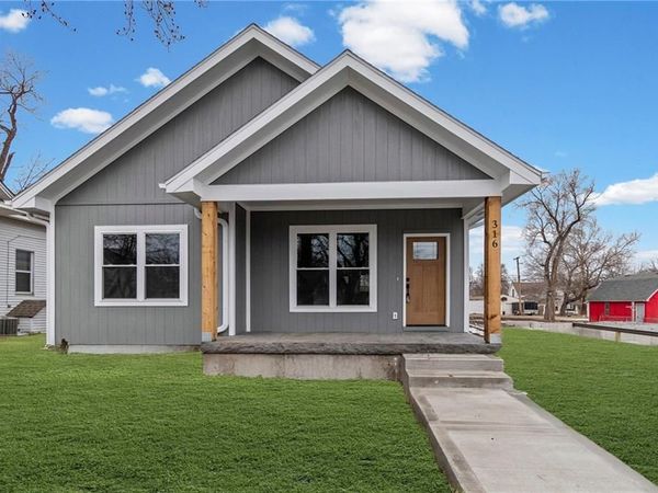 316 W 4th Street, Cameron, MO 64429