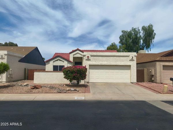 6534 W NORTH Lane, Glendale, AZ 85302