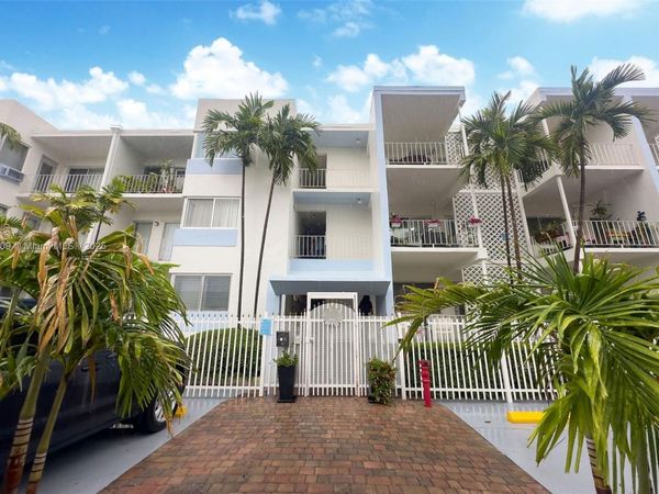 641 Espanola Way, Unit 3, Miami Beach, FL 33139