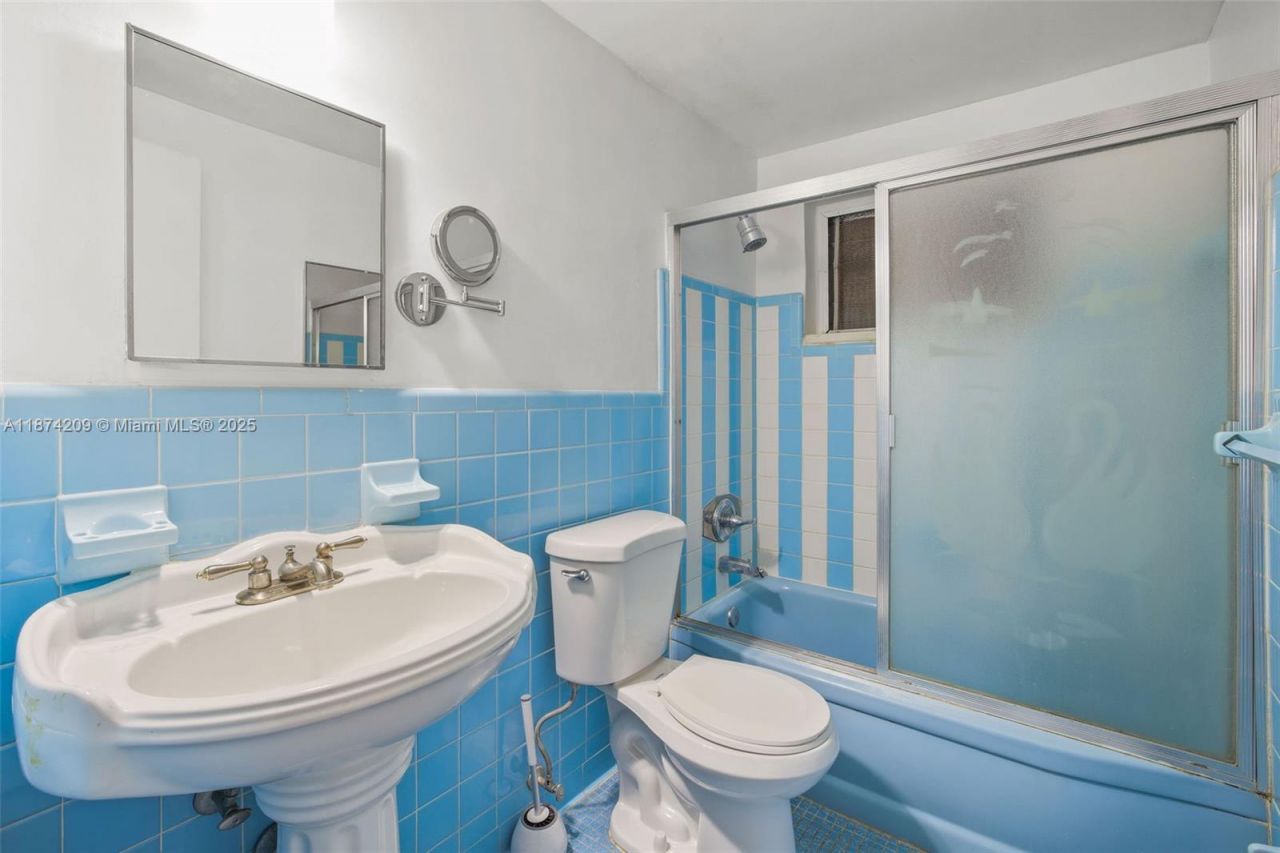 641 Espanola Way, Unit 3, Miami Beach, FL 33139 Photo