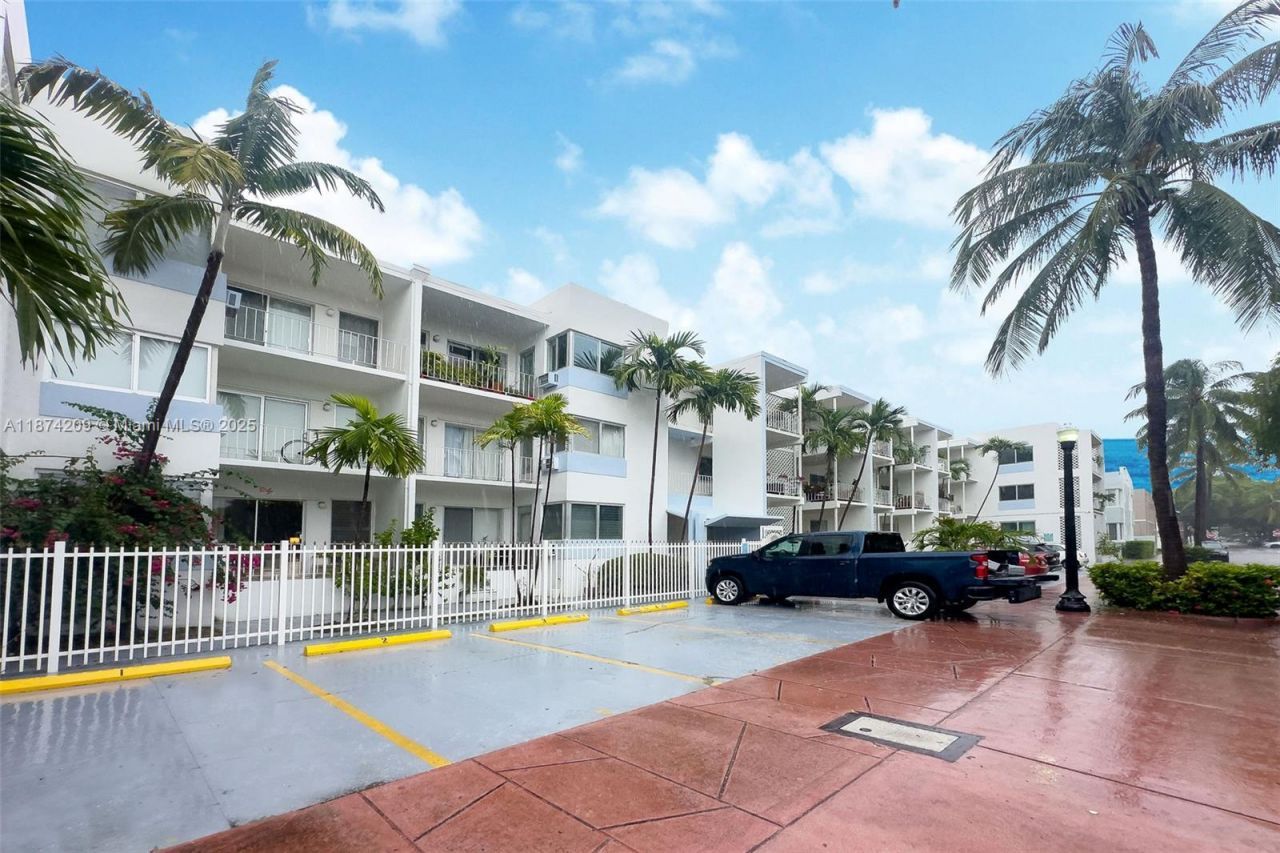 641 Espanola Way, Unit 3, Miami Beach, FL 33139 Photo