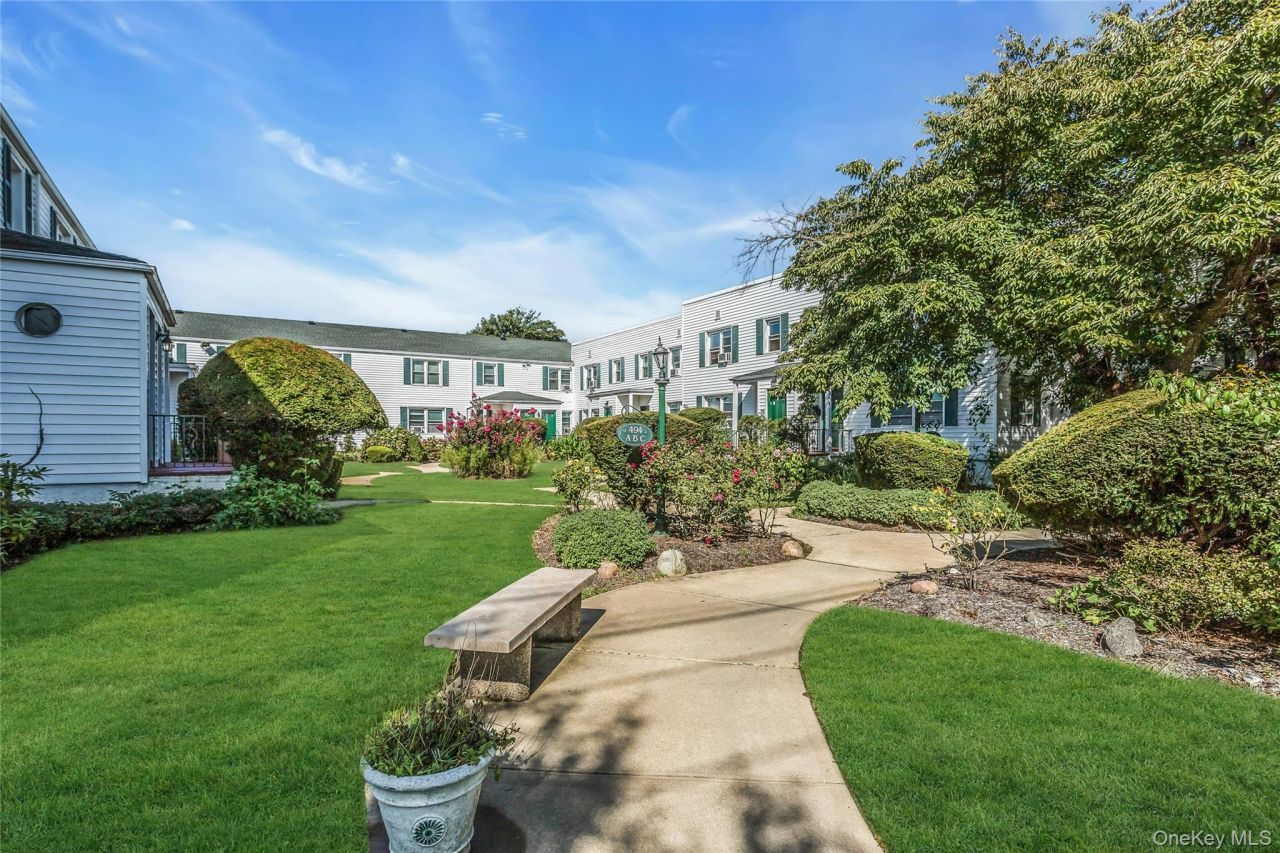 494 South Ocean, Unit 3A, Freeport, NY 11520 Main Photo