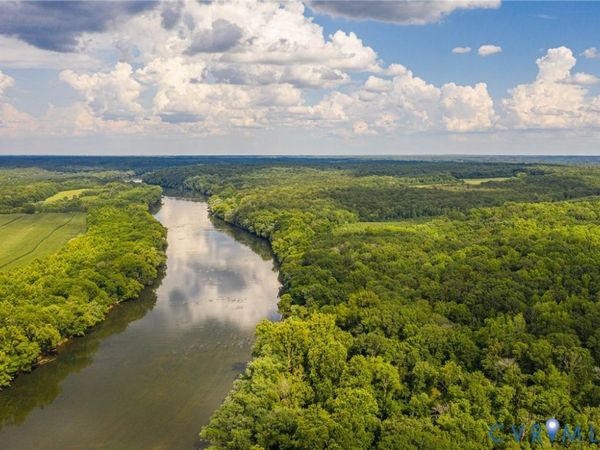 176 Ampthill Road, Cartersville, VA 23027