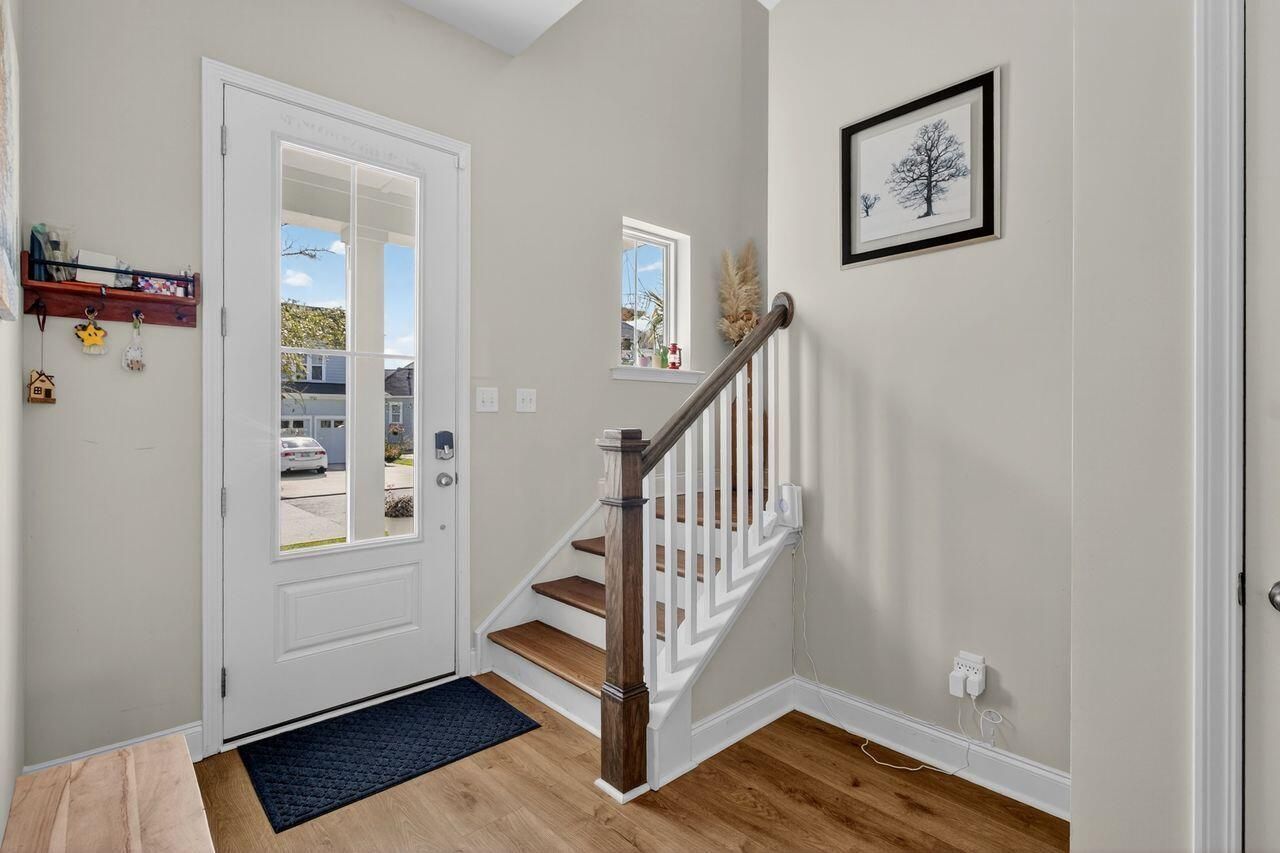 466 Woodgate Way Photo 10