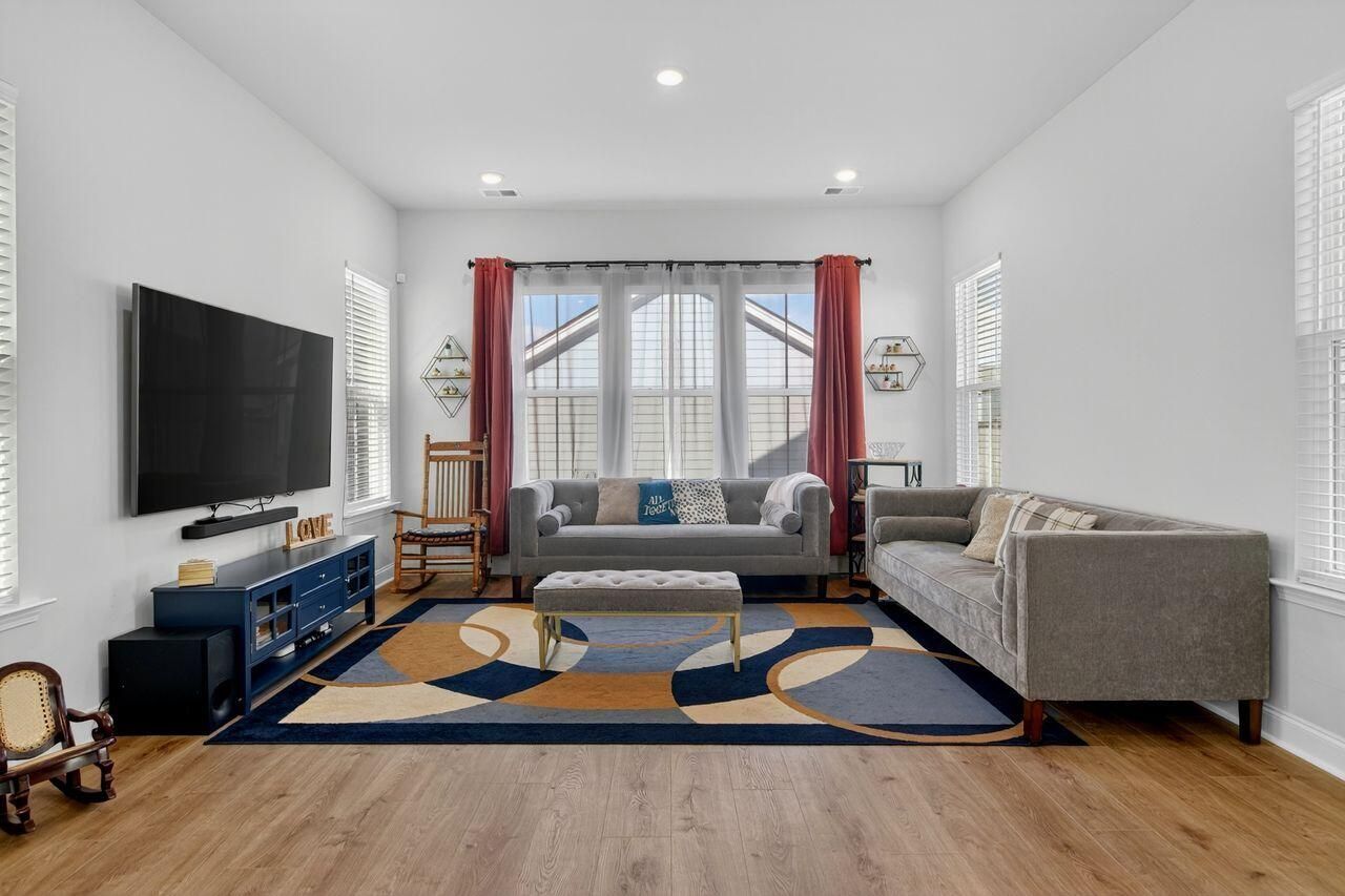 466 Woodgate Way Photo 14