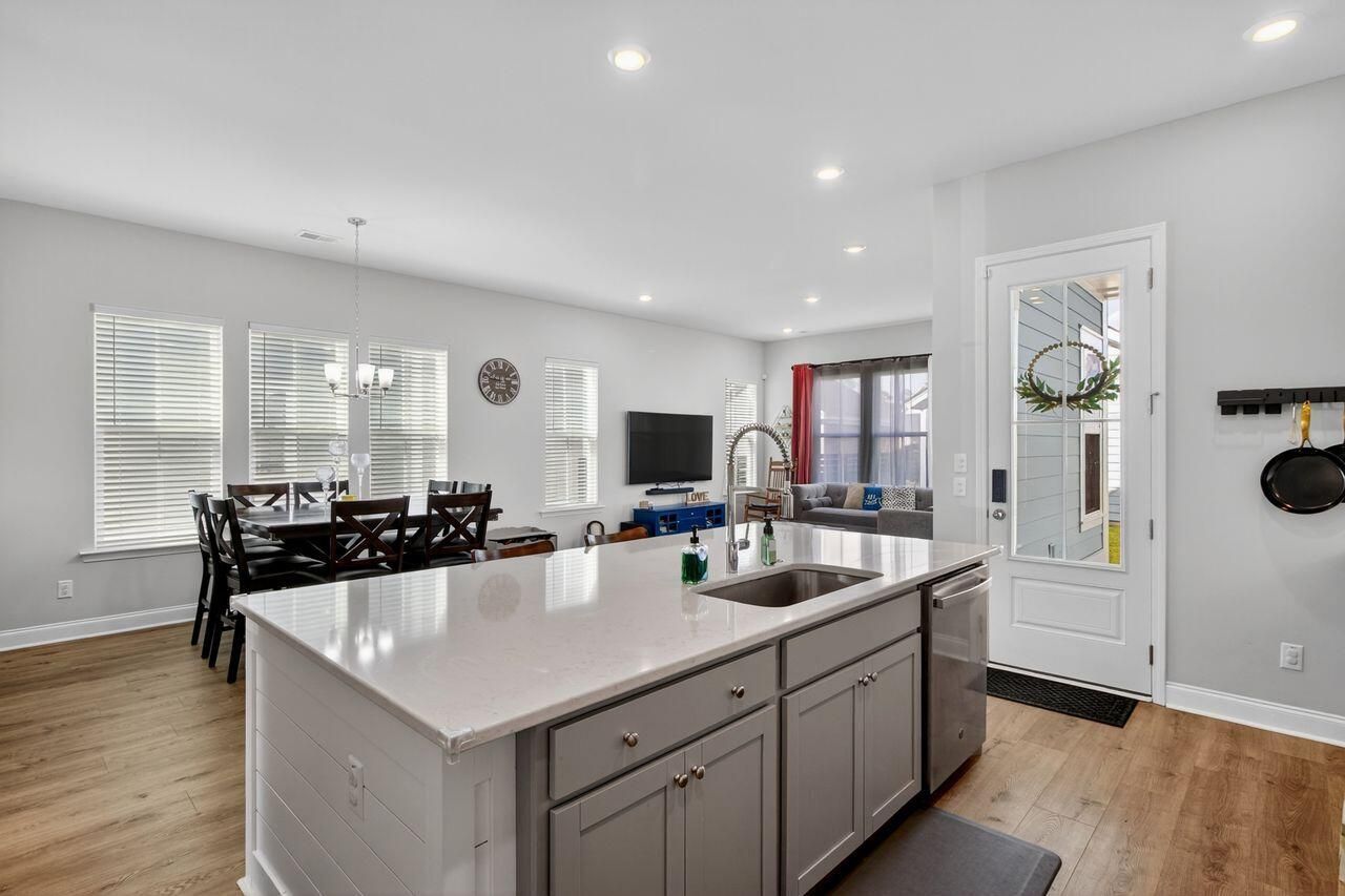 466 Woodgate Way Photo 21