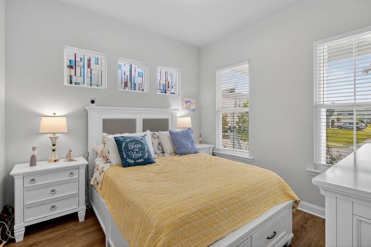 466 Woodgate Way Photo 23