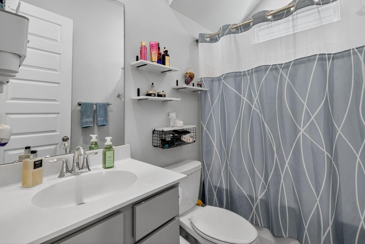 466 Woodgate Way Photo 25