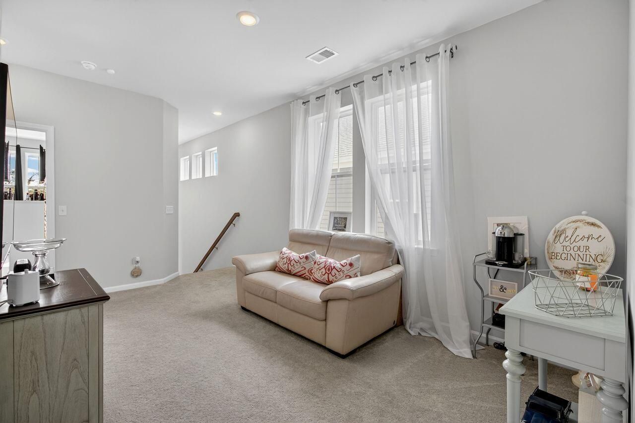 466 Woodgate Way Photo 28