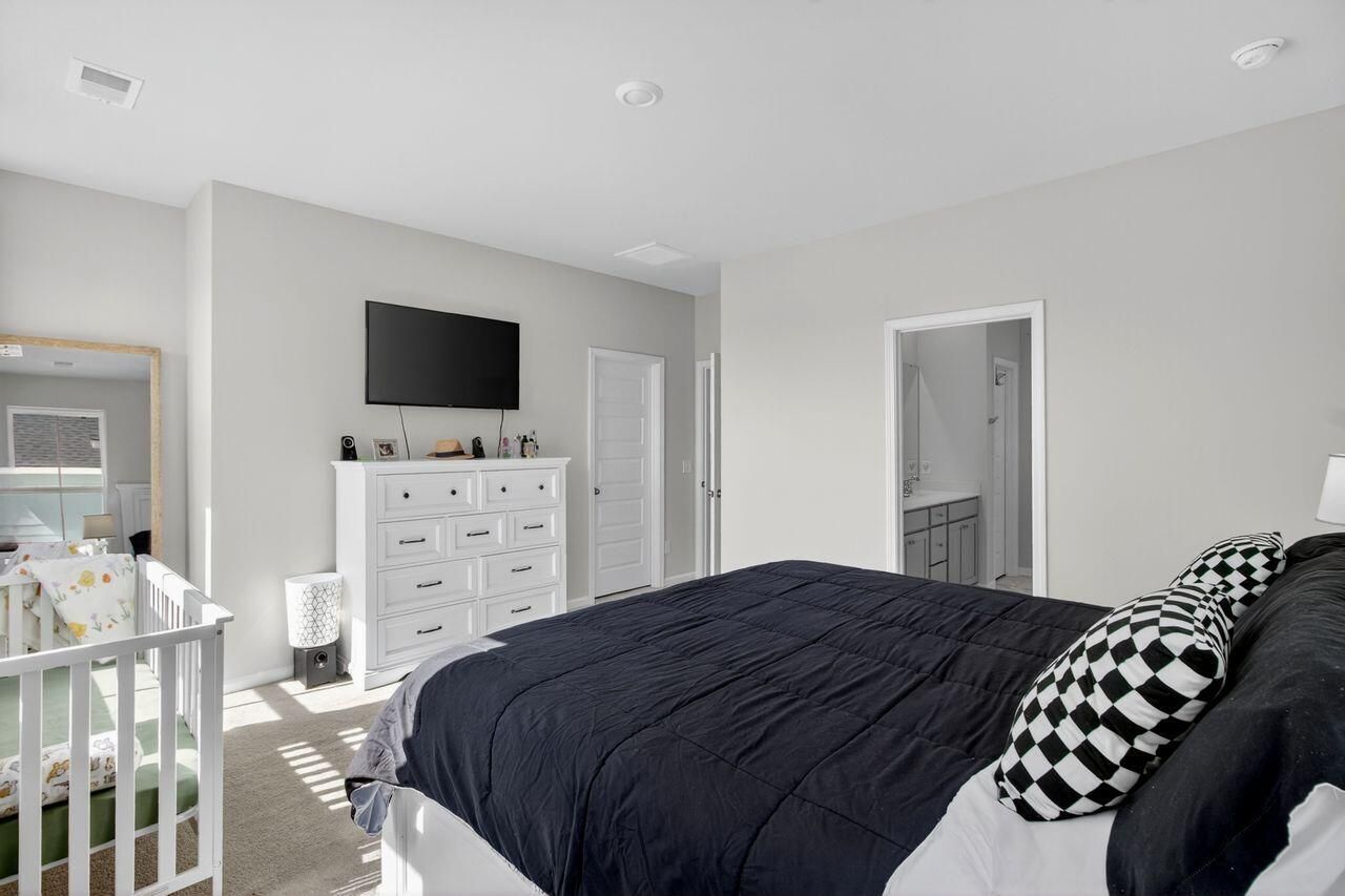 466 Woodgate Way Photo 31