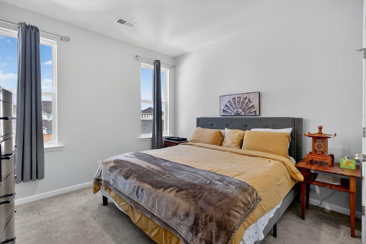 466 Woodgate Way Photo 39