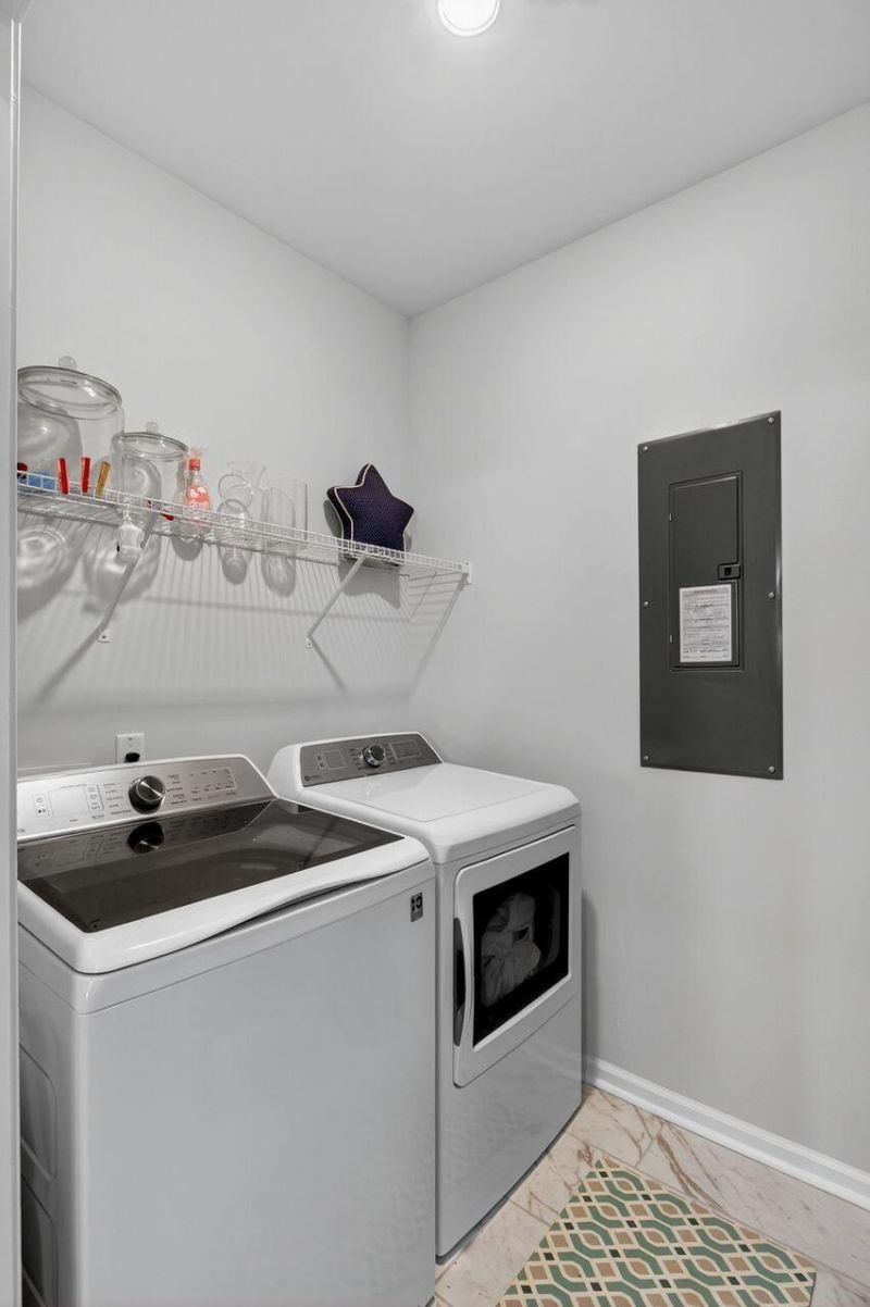 466 Woodgate Way Photo 41