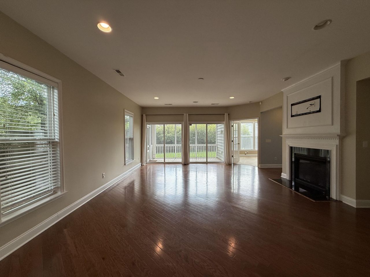 1572 Pixley Street Photo 17