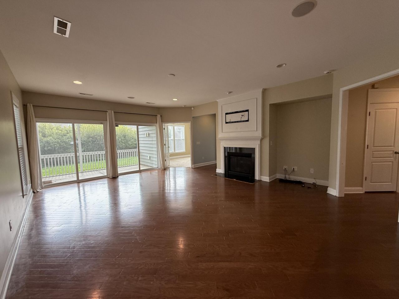 1572 Pixley Street Photo 19