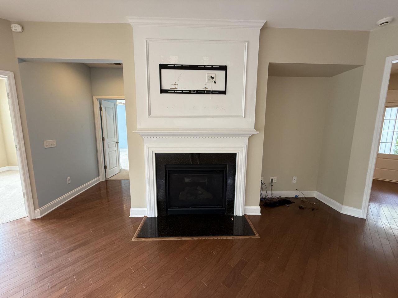1572 Pixley Street Photo 20