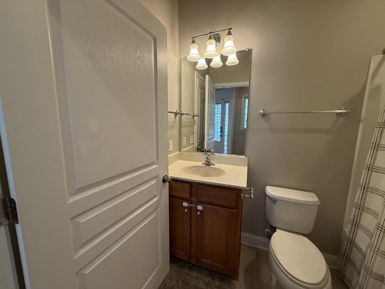 1572 Pixley Street Photo 23