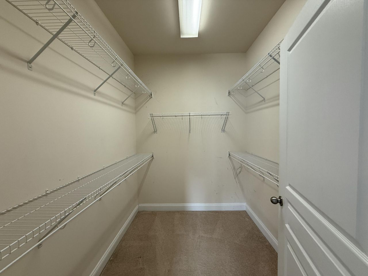 1572 Pixley Street Photo 30