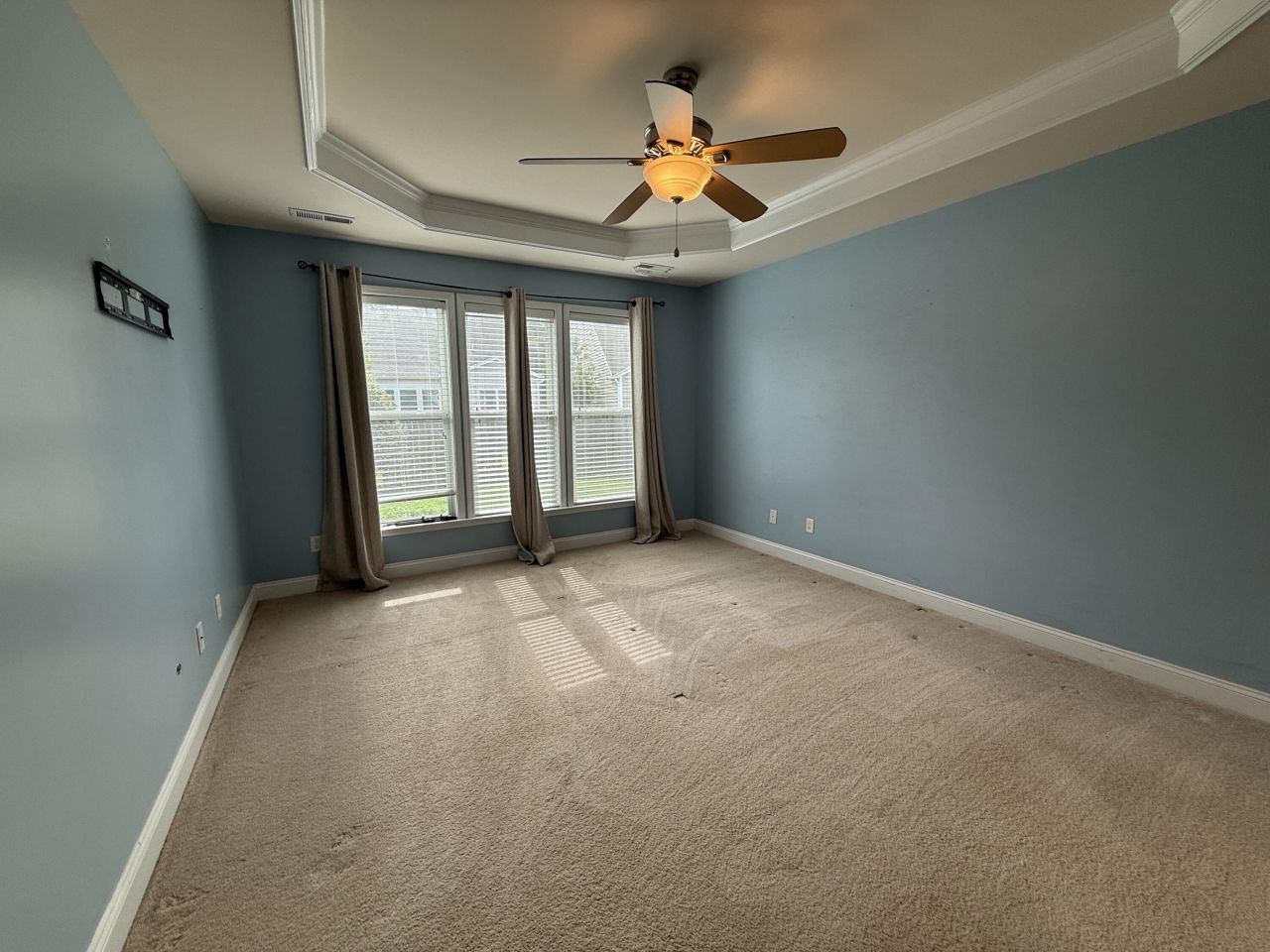 1572 Pixley Street Photo 31