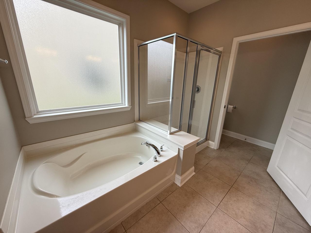1572 Pixley Street Photo 34
