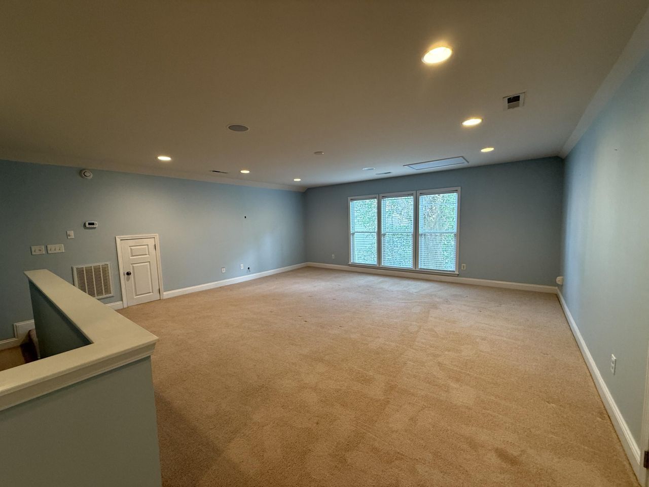 1572 Pixley Street Photo 37