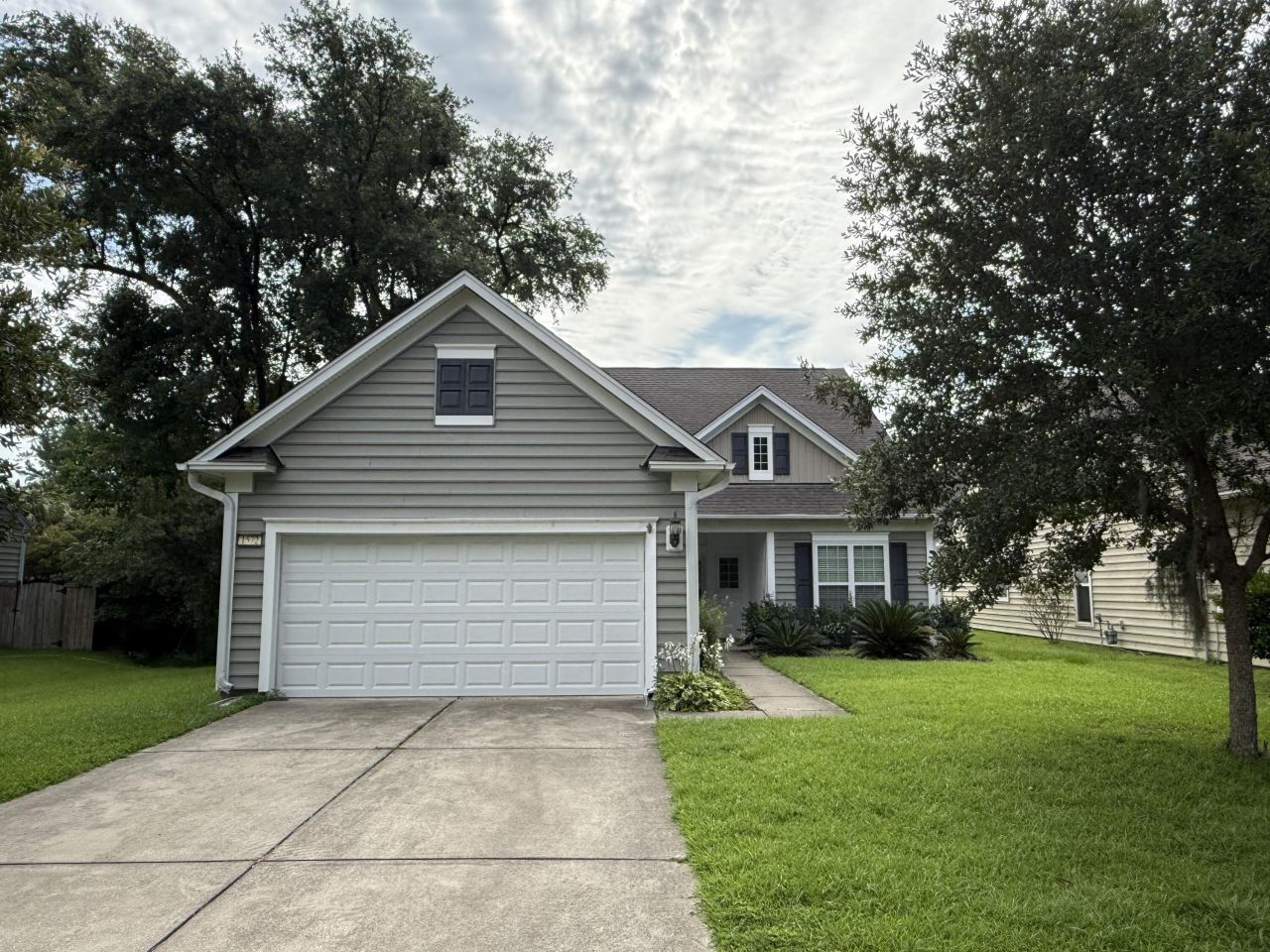 1572 Pixley Street Photo 4