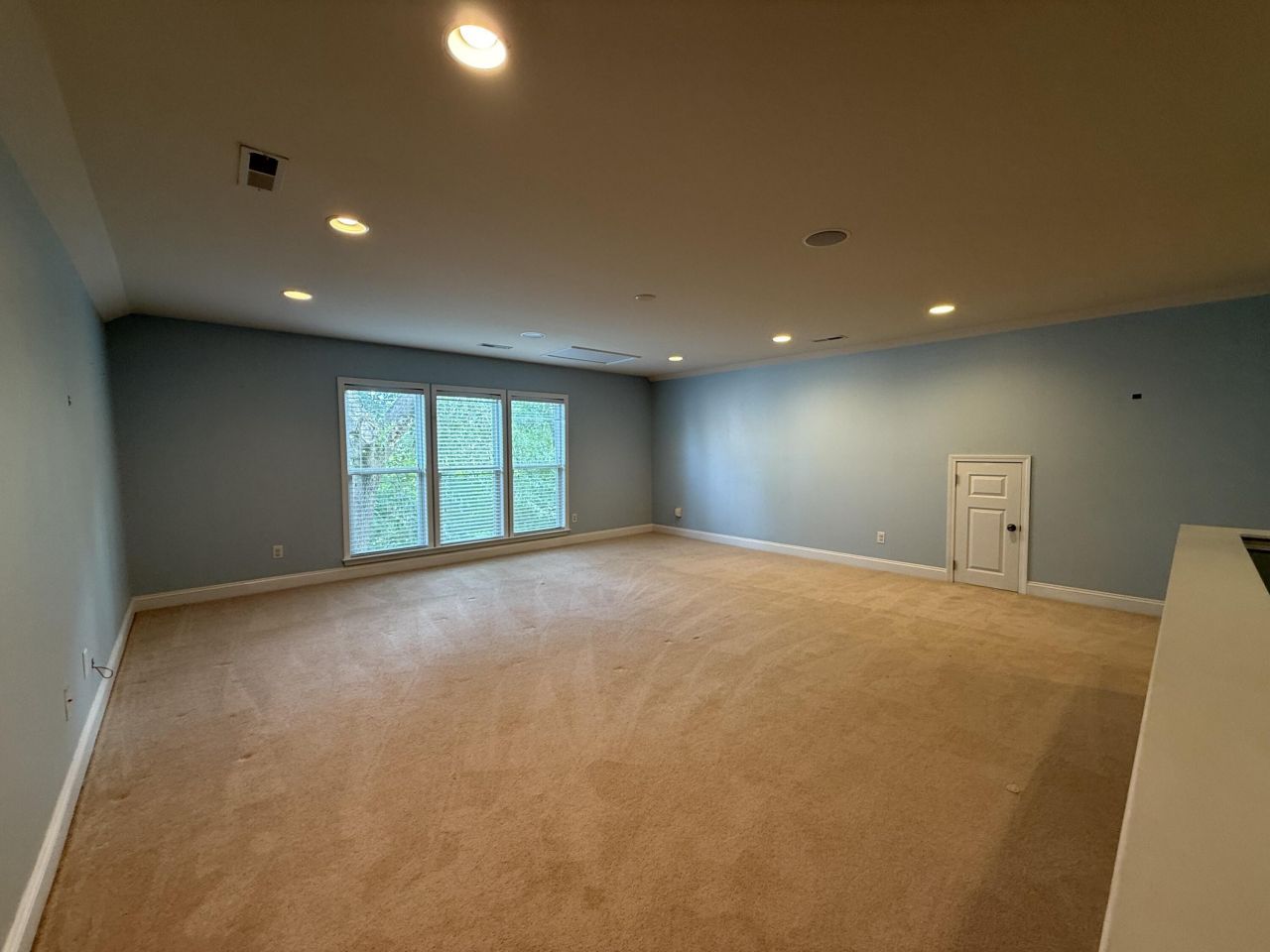 1572 Pixley Street Photo 40