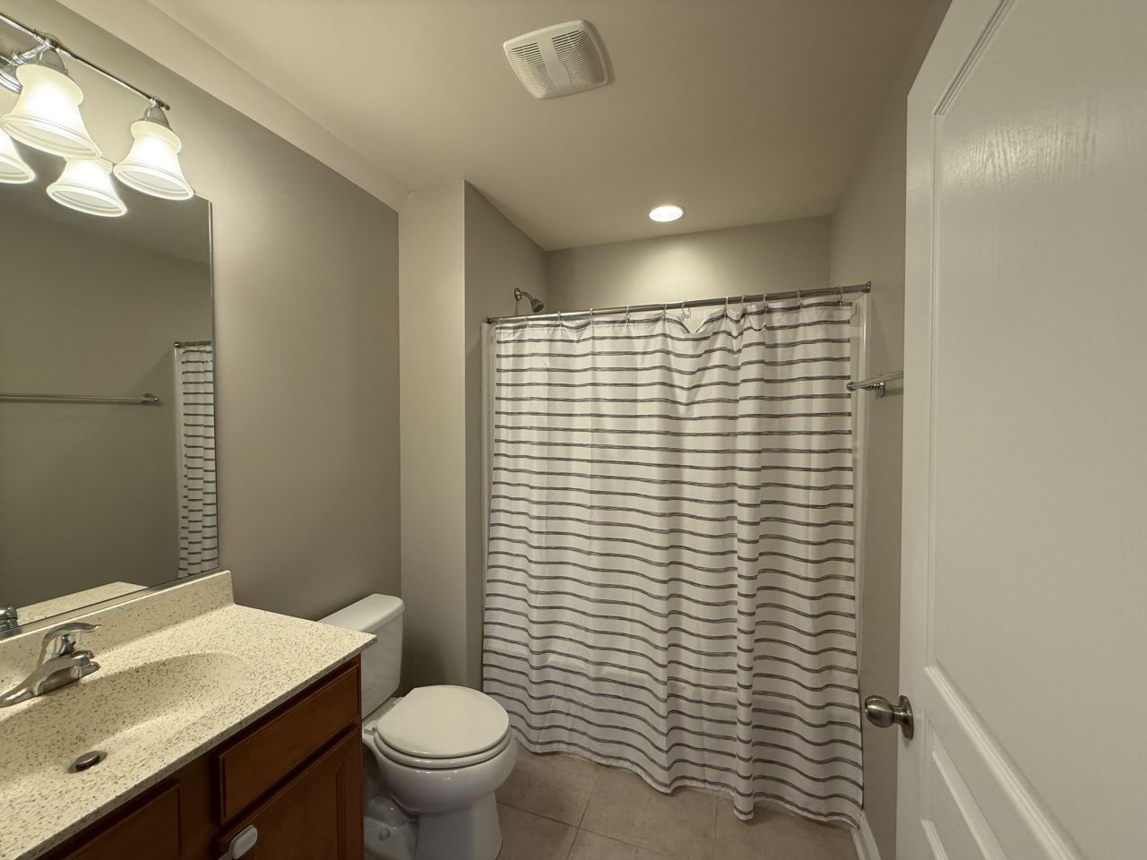 1572 Pixley Street Photo 43
