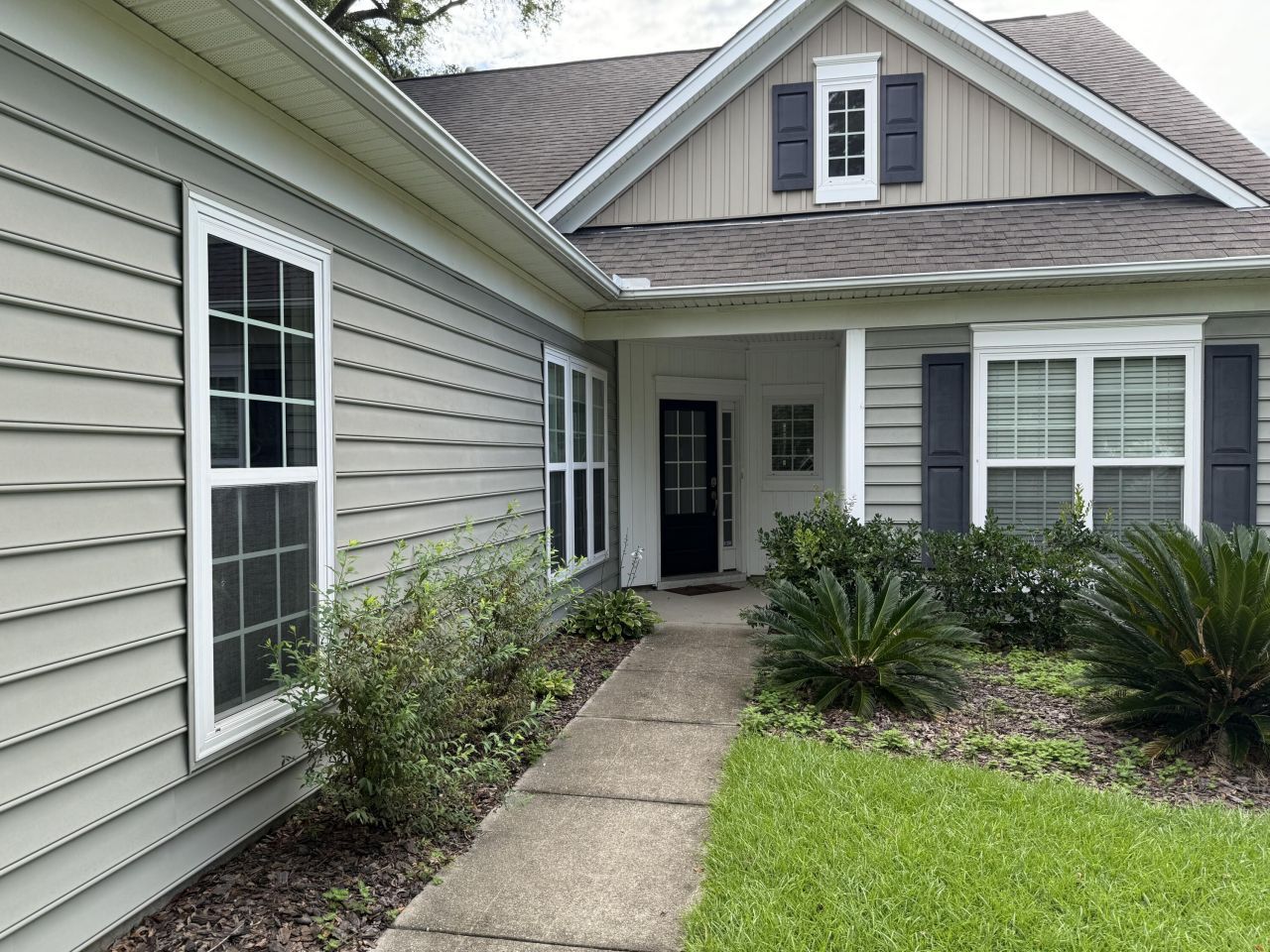 1572 Pixley Street Photo 5